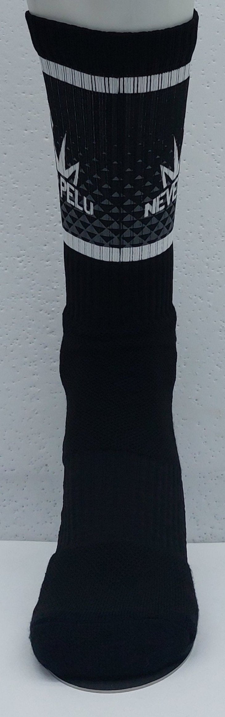 NEVER PELU LOGO CREW SOCKS (Black)