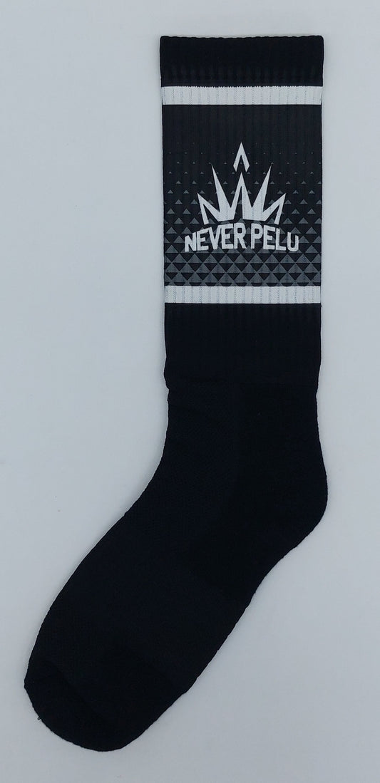 NEVER PELU LOGO CREW SOCKS (Black)
